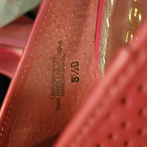 BCBG "Barbie" Pink Perferated Peep Toe Cut Out Wedge size 8.5 ☆LIKE NEW☆ - Picture 7 of 16